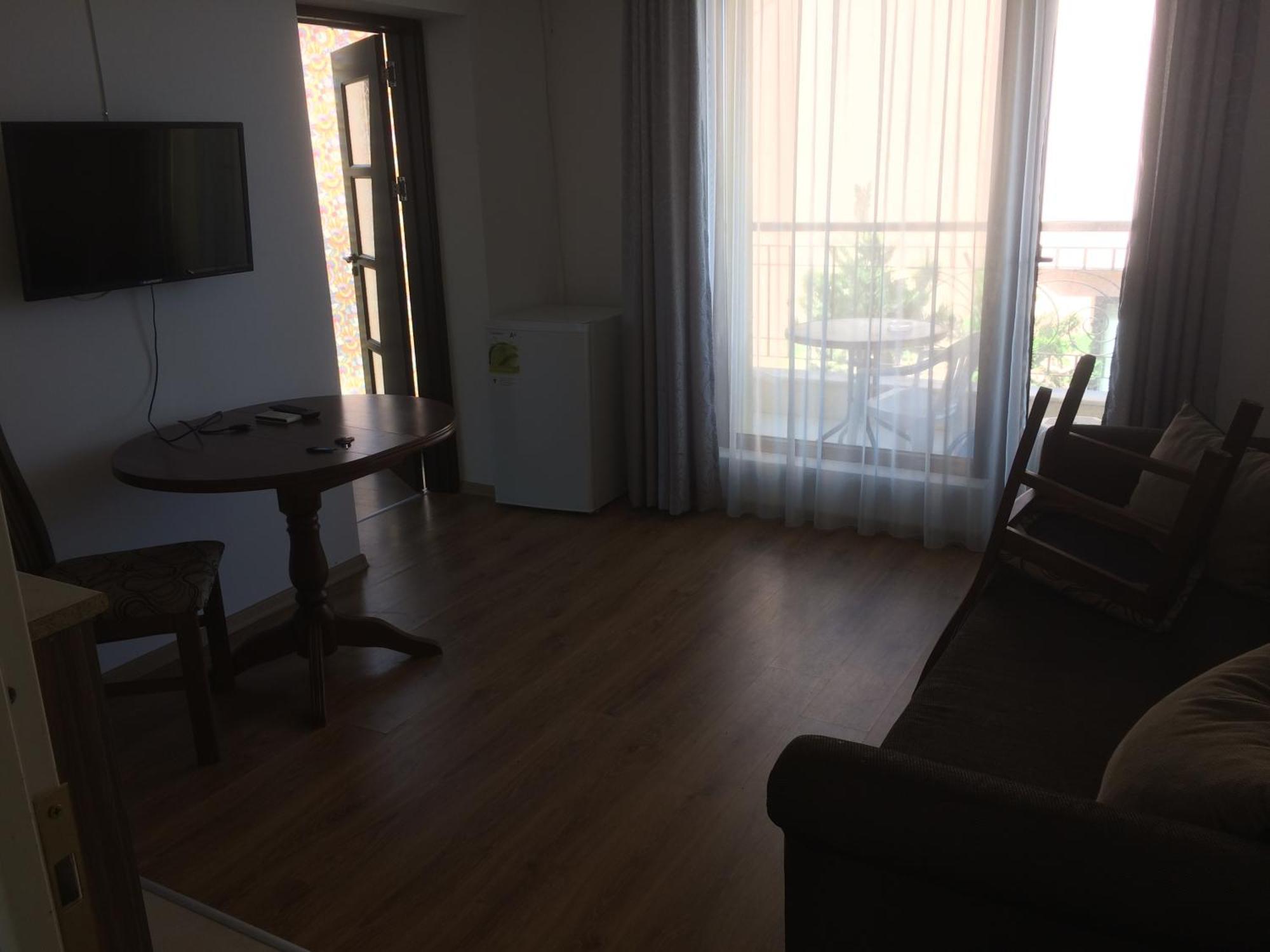 Villa Milagro Apartments Равда Екстер'єр фото